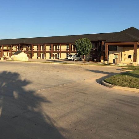 Pearsall Inn And Suites Extérieur photo
