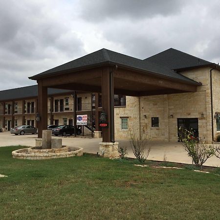 Pearsall Inn And Suites Extérieur photo