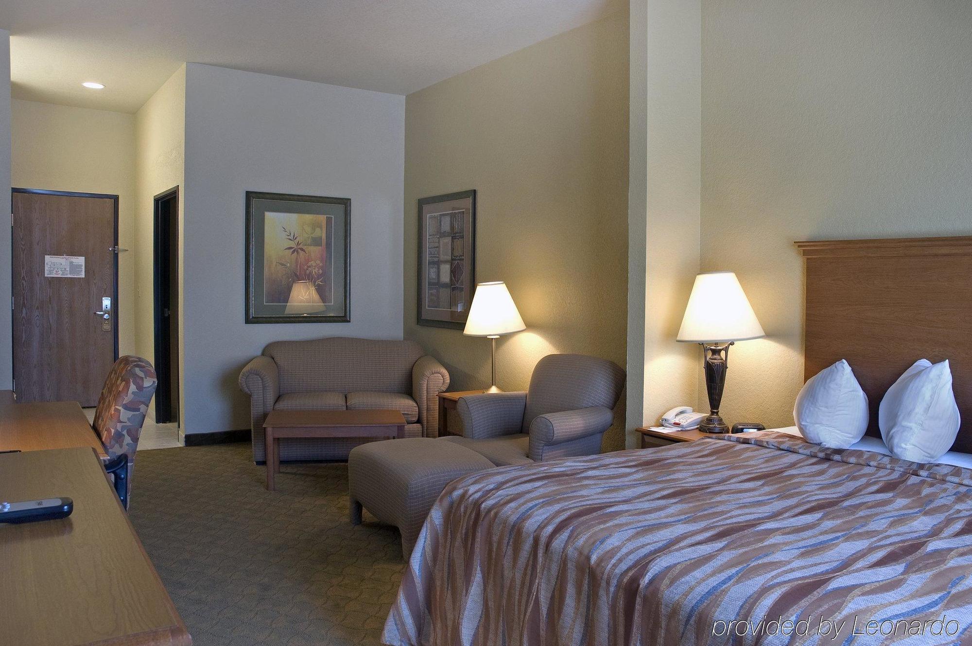 Pearsall Inn And Suites Chambre photo