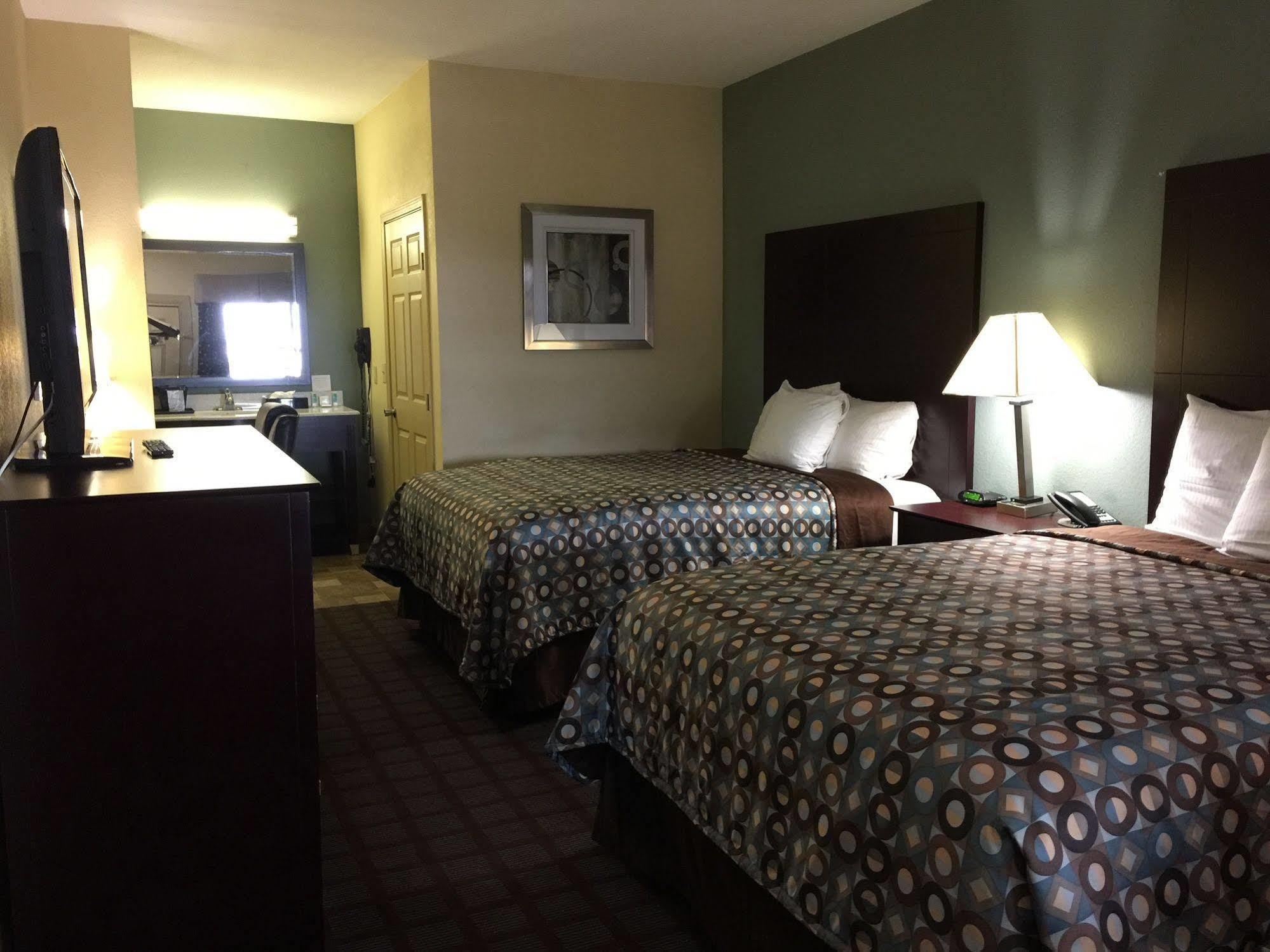 Pearsall Inn And Suites Extérieur photo